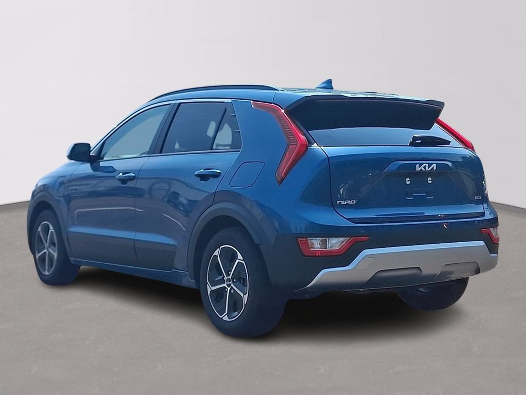 Used 2025 Kia Niro EX w/ EX Cold Weather Package FWD image 4