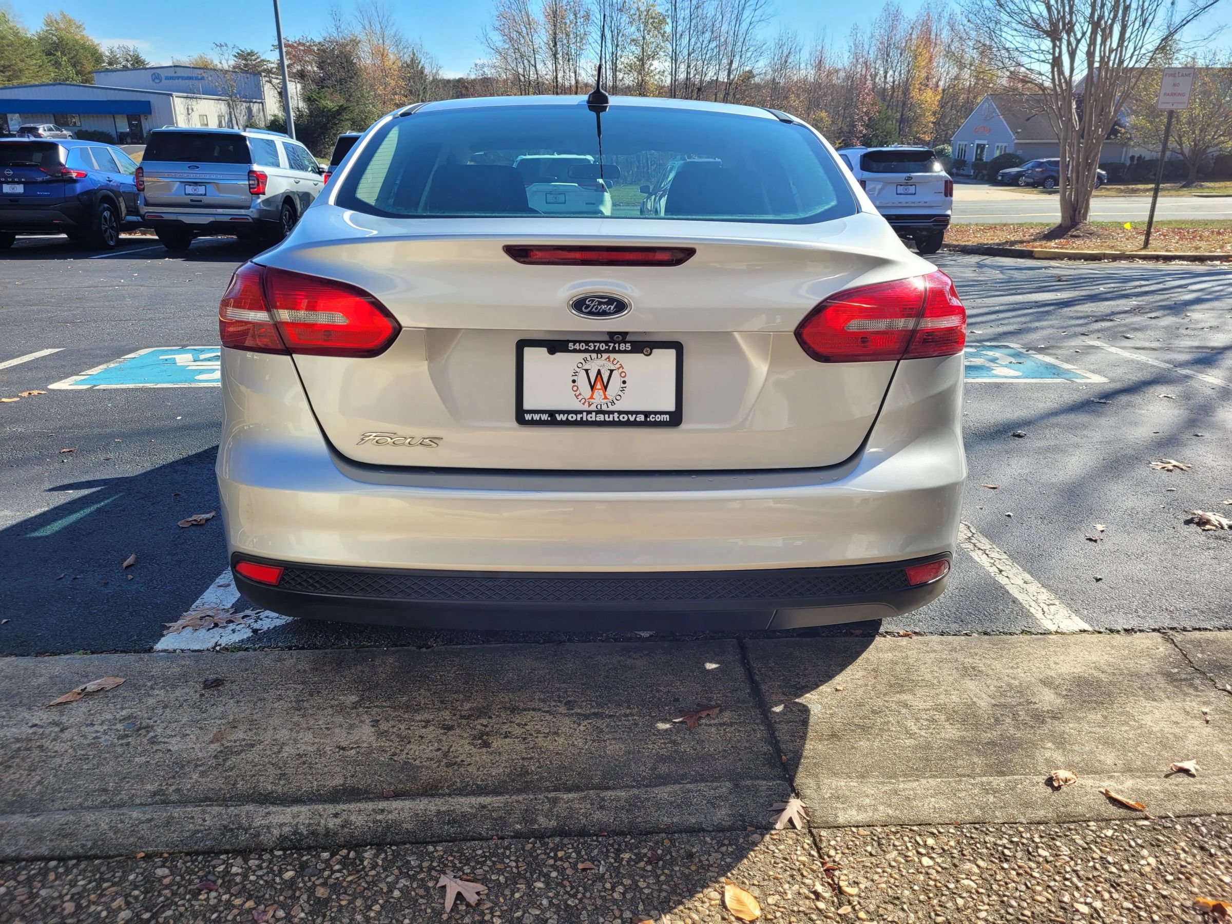Used 2017 Ford Focus SE FWD image 6