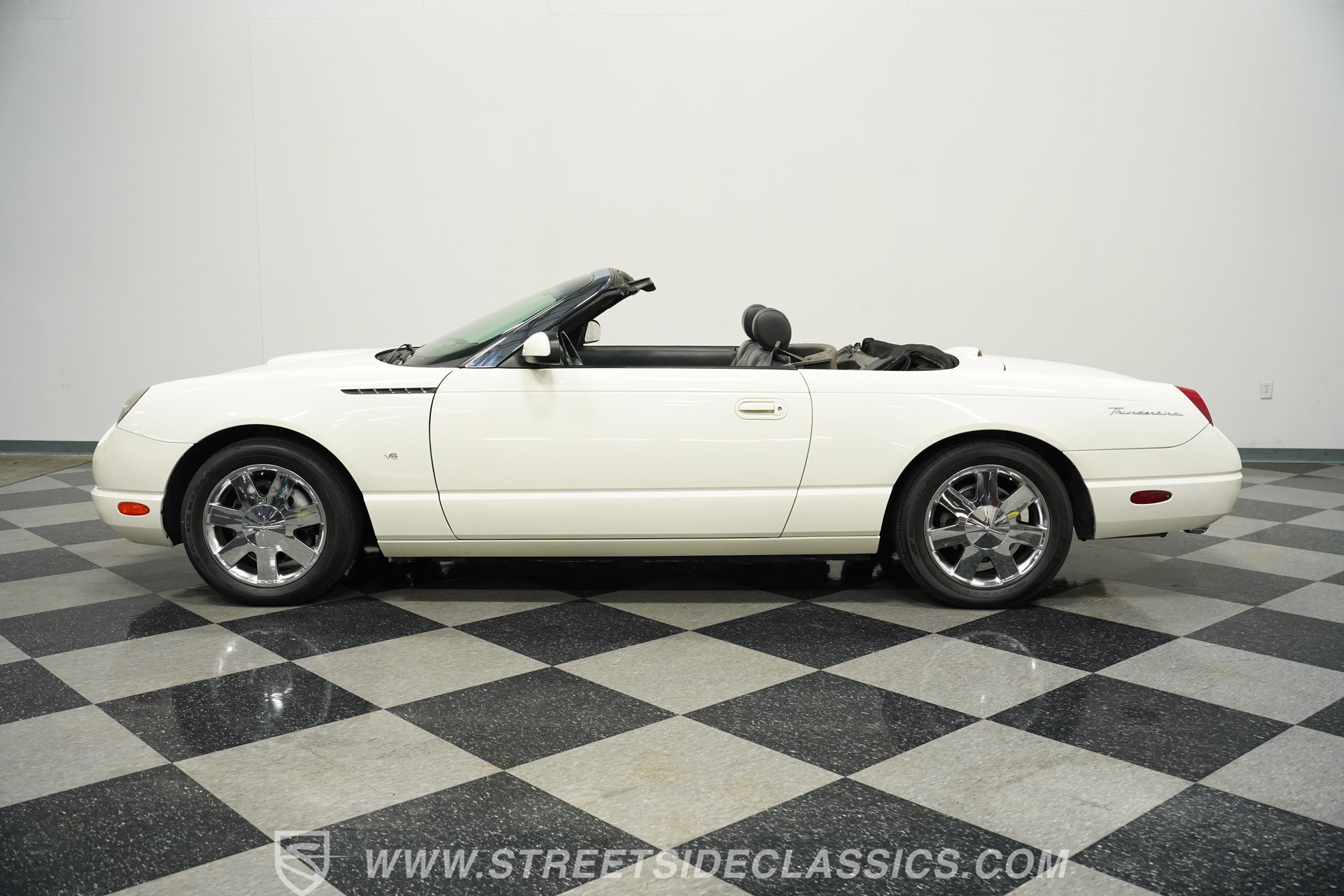 Used 2002 Ford Thunderbird image 7