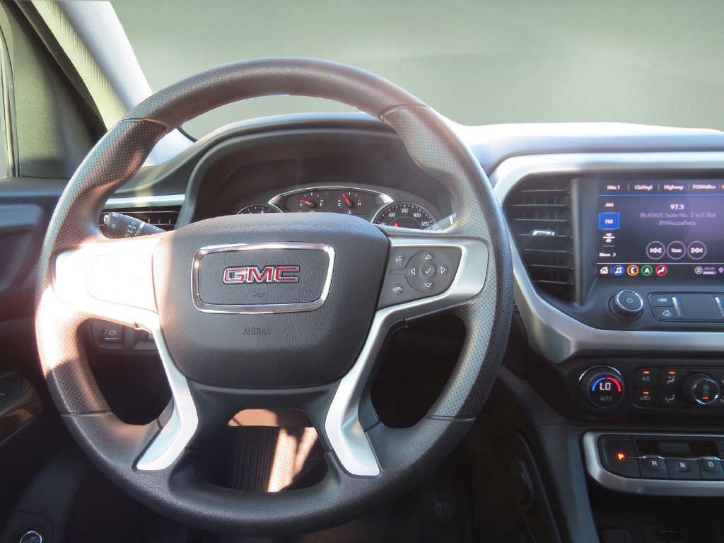 Certified 2023 GMC Acadia SLE w/ Driver Convenience Package FWD image 17
