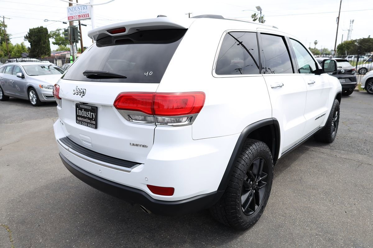 Used 2018 Jeep Grand Cherokee Limited AWD/4WD image 4