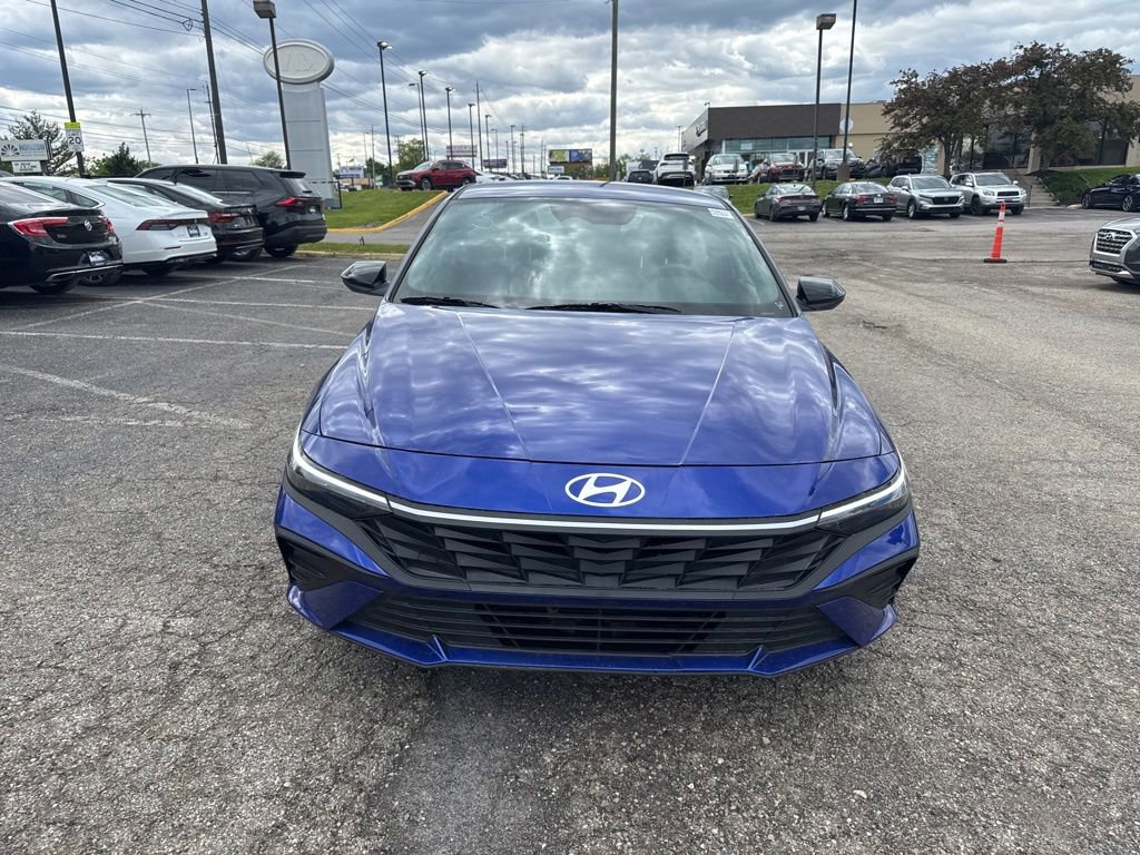 Used 2025 Hyundai Elantra Sport FWD image 8