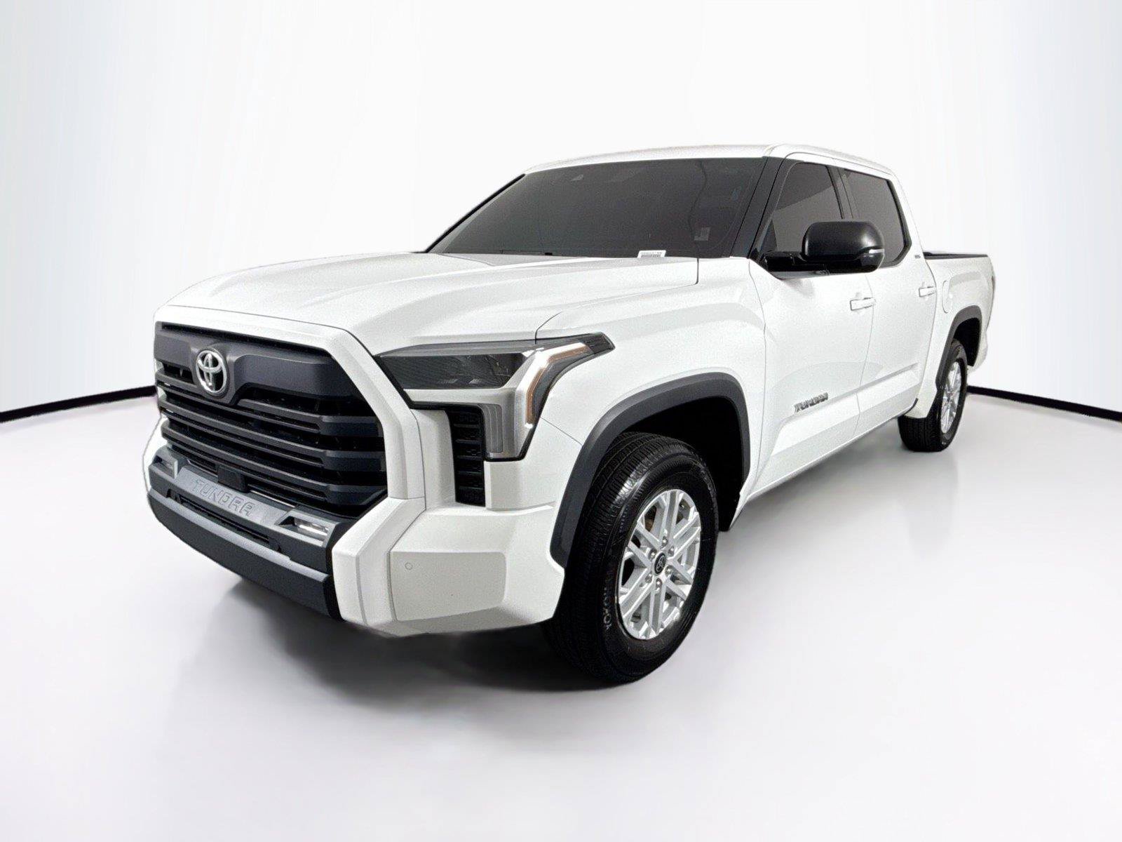 Used 2023 Toyota Tundra SR5 w/ SR5 Premium Package RWD image 2