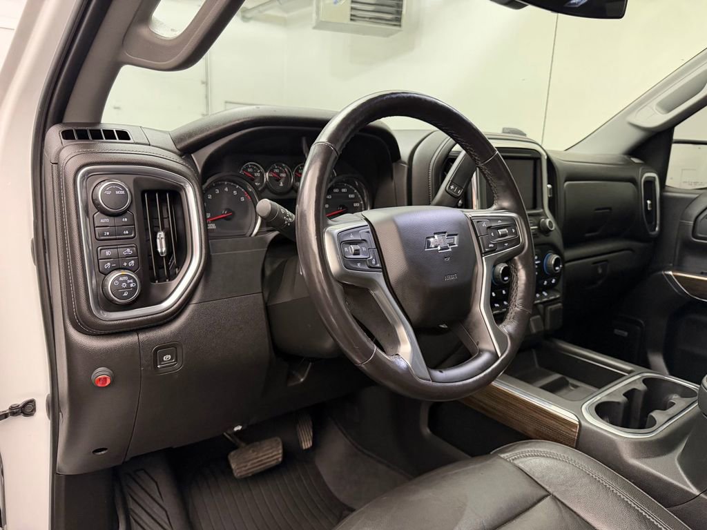 Used 2020 Chevrolet Silverado 1500 LT Trail Boss AWD/4WD image 4