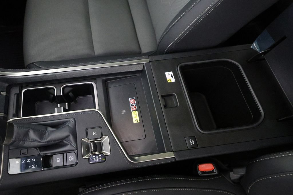Used 2026 Lexus GX 550 w/ Accessory Package (2T) AWD/4WD image 37