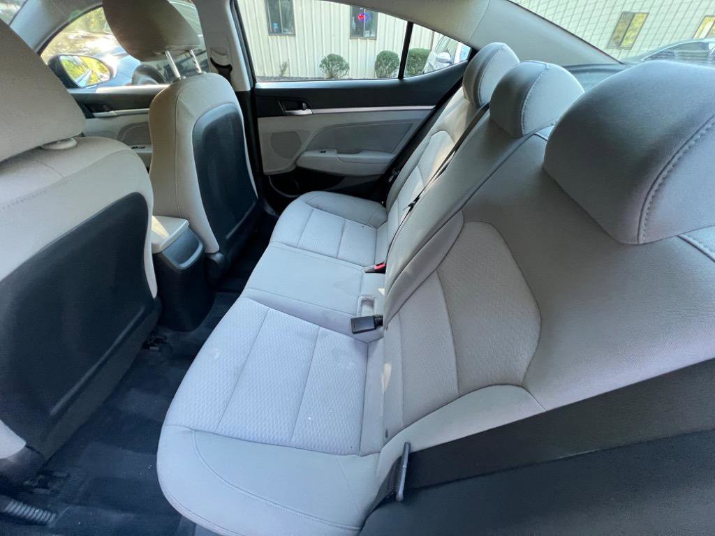 Used 2019 Hyundai Elantra SEL image 17