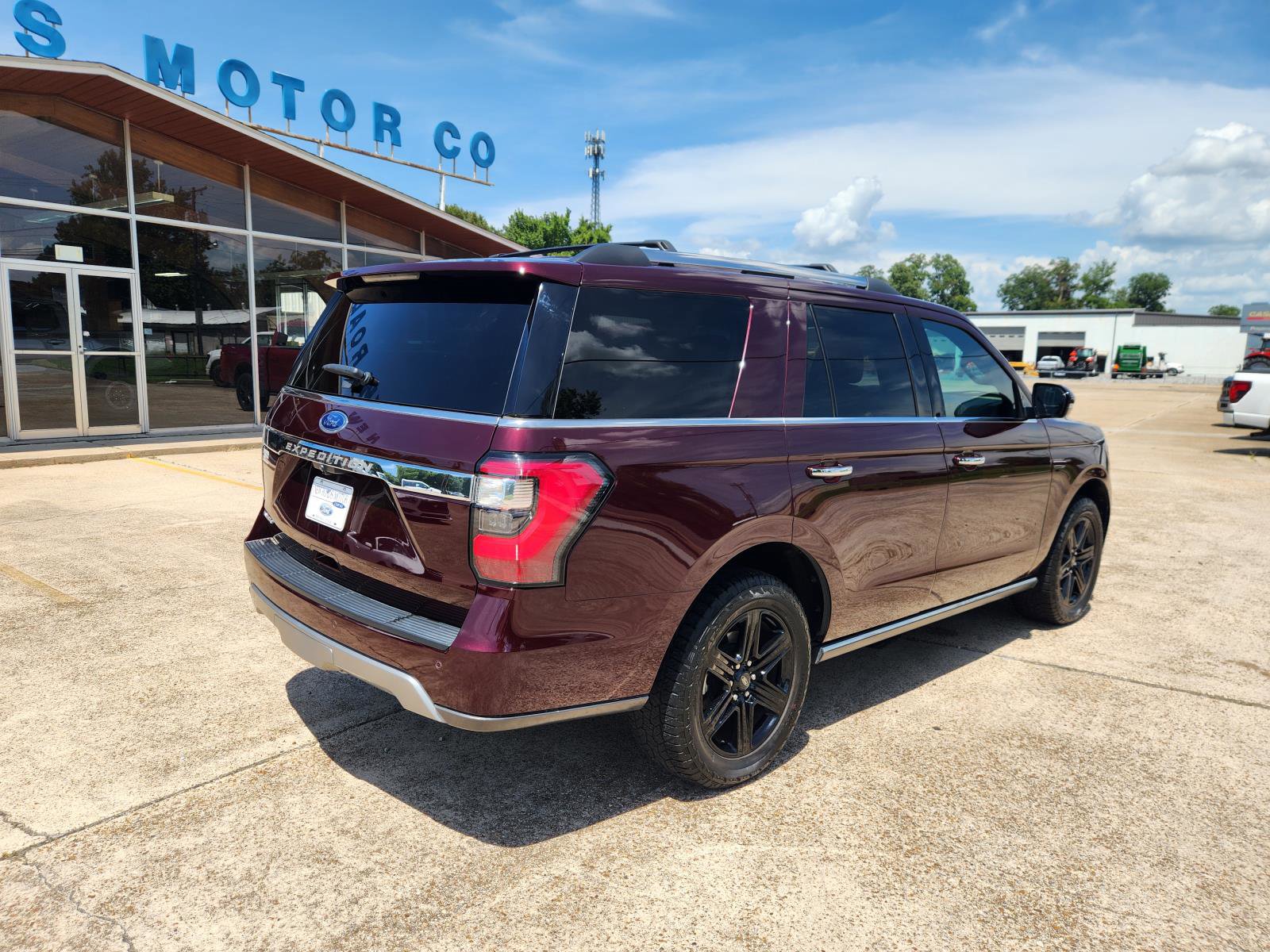Certified 2021 Ford Expedition Limited image 3