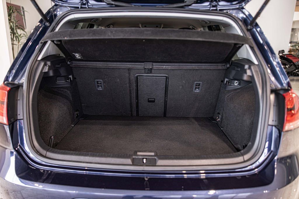 Used 2016 Volkswagen Golf S image 15