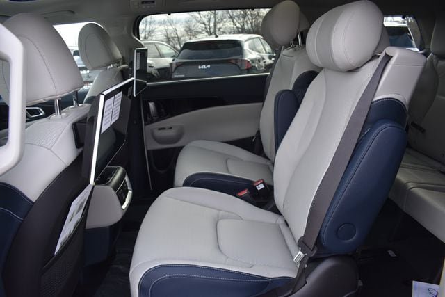 New 2026 Kia Carnival SX Prestige FWD image 24