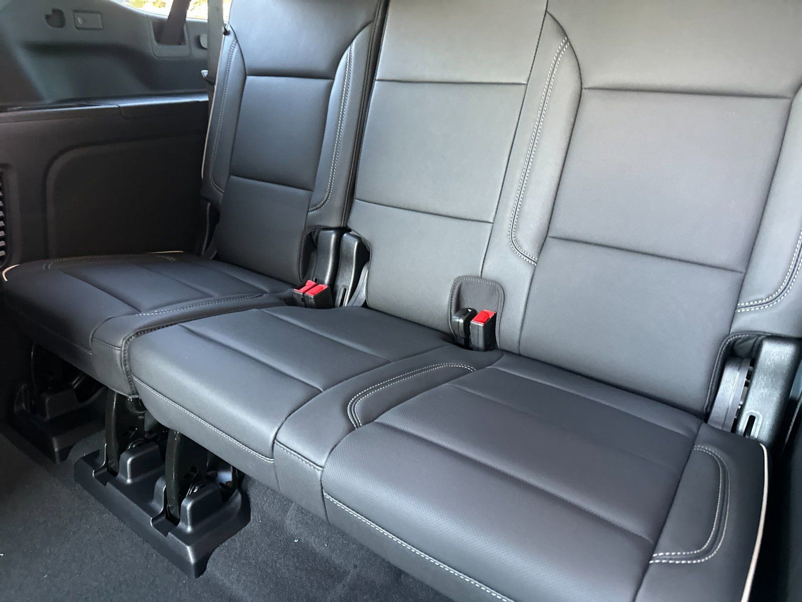 New 2026 GMC Yukon XL Elevation w/ Elevation Premium Package AWD/4WD image 15