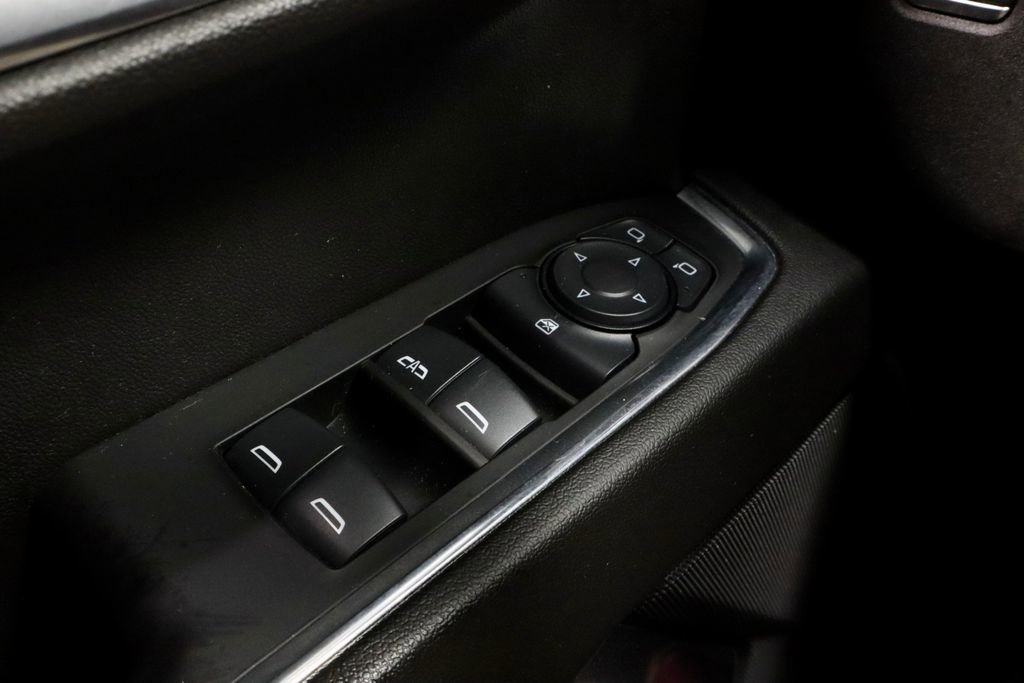 Used 2025 Chevrolet Silverado 1500 LT AWD/4WD image 25