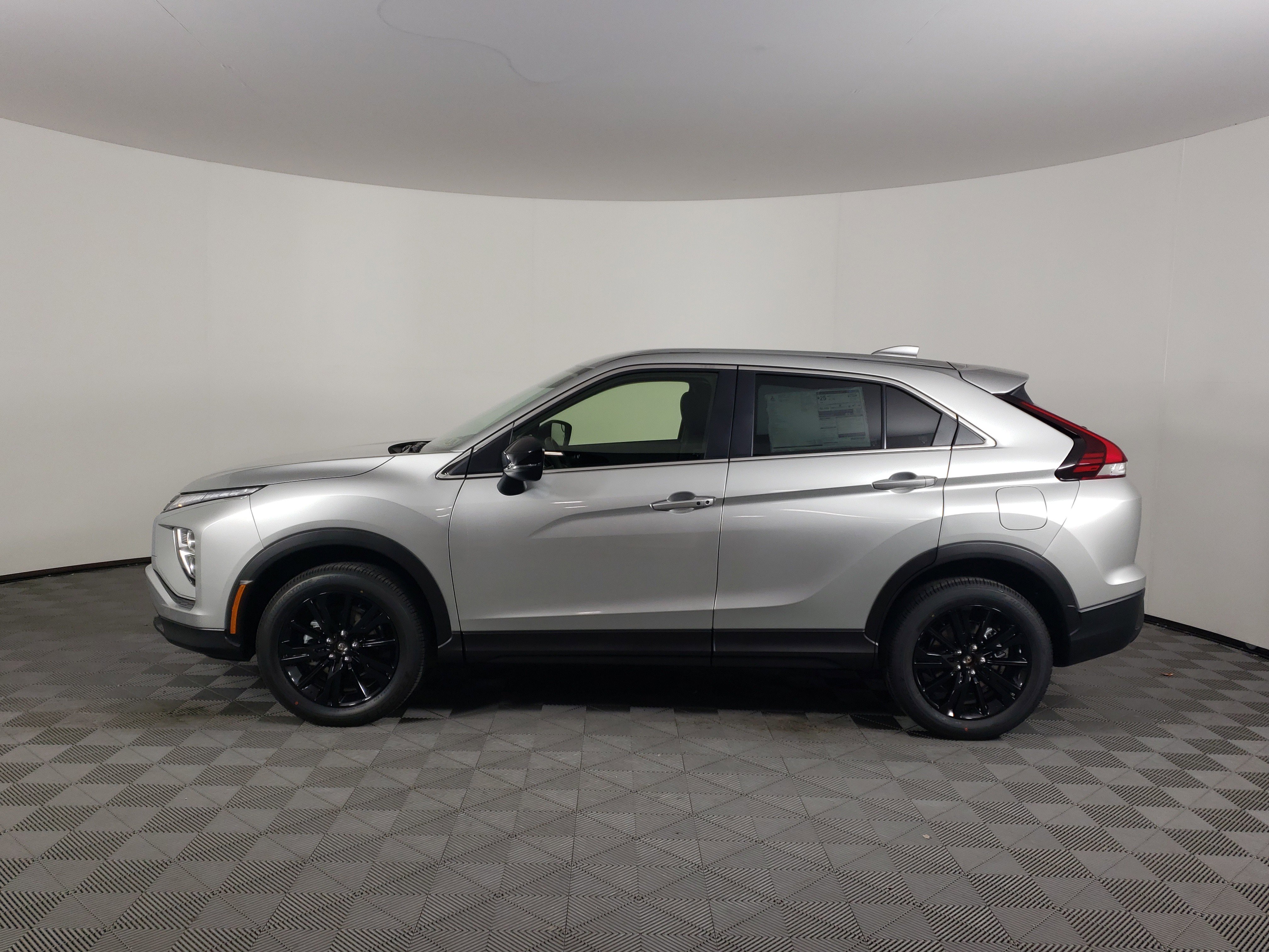 New 2026 Mitsubishi Eclipse Cross LE image 5