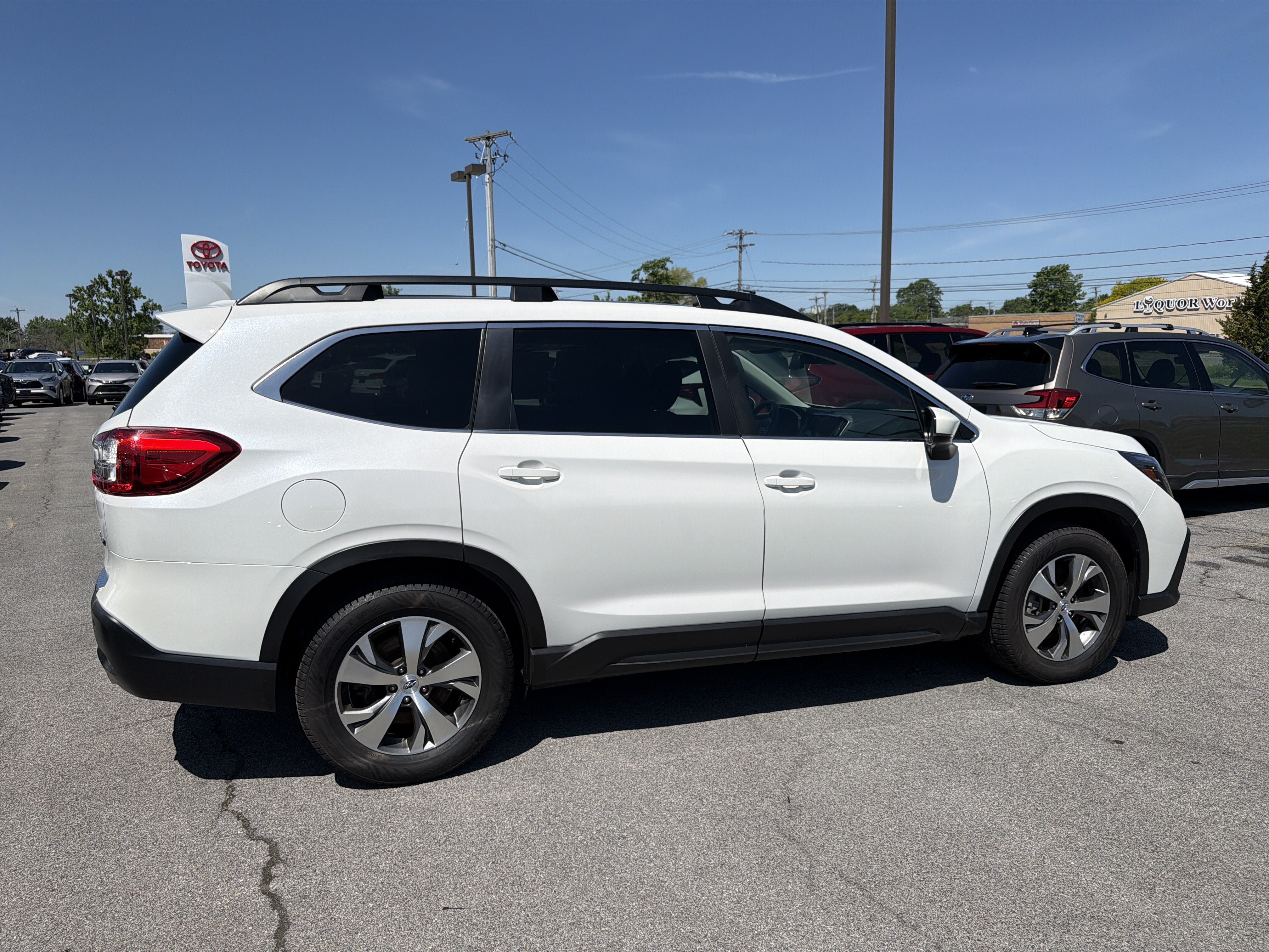 Used 2024 Subaru Ascent Premium w/ Convenience Package AWD/4WD image 6