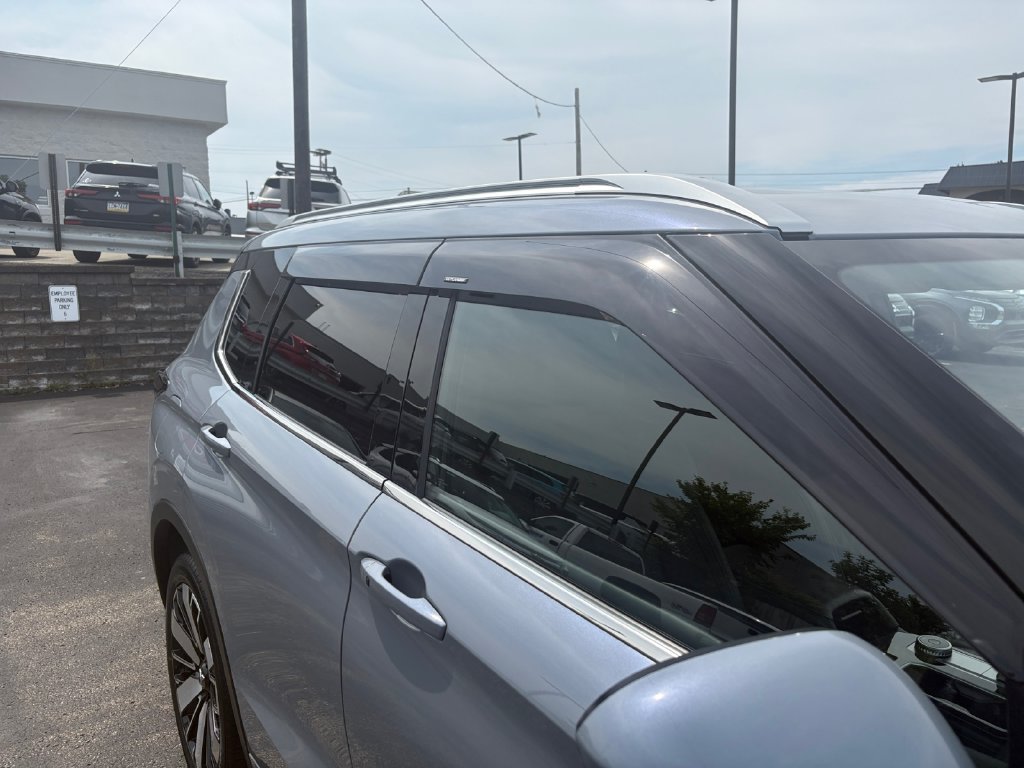 Used 2025 Mitsubishi Outlander SEL AWD/4WD image 30