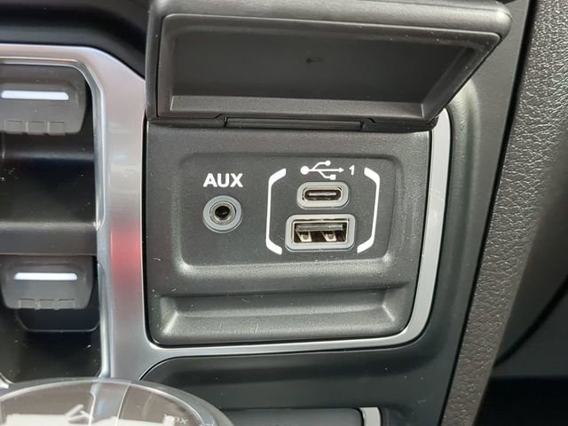 New 2024 Jeep Wrangler Sahara w/ Technology Group image 29