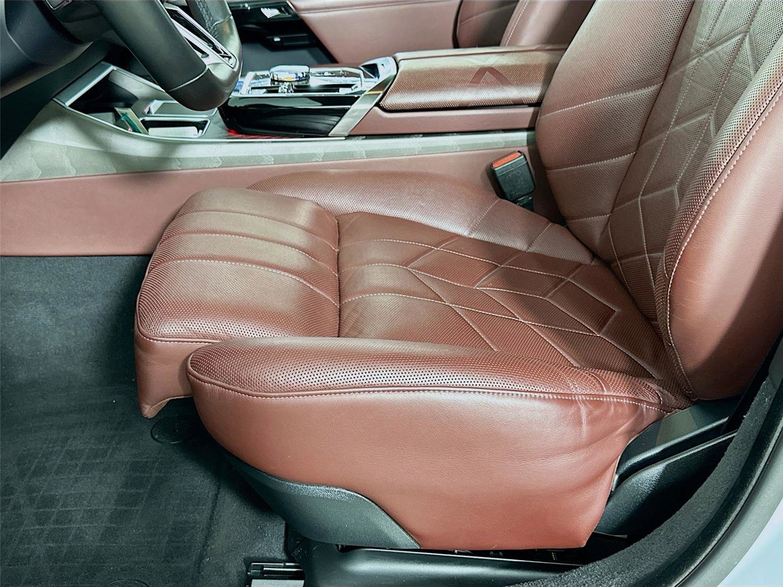 Used 2023 BMW 760i xDrive image 20