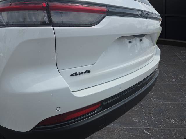 New 2025 Jeep Grand Cherokee Altitude image 36