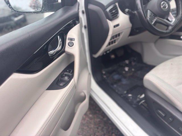 Used 2018 Nissan Rogue Sport SV w/ SV Technology Package FWD image 23