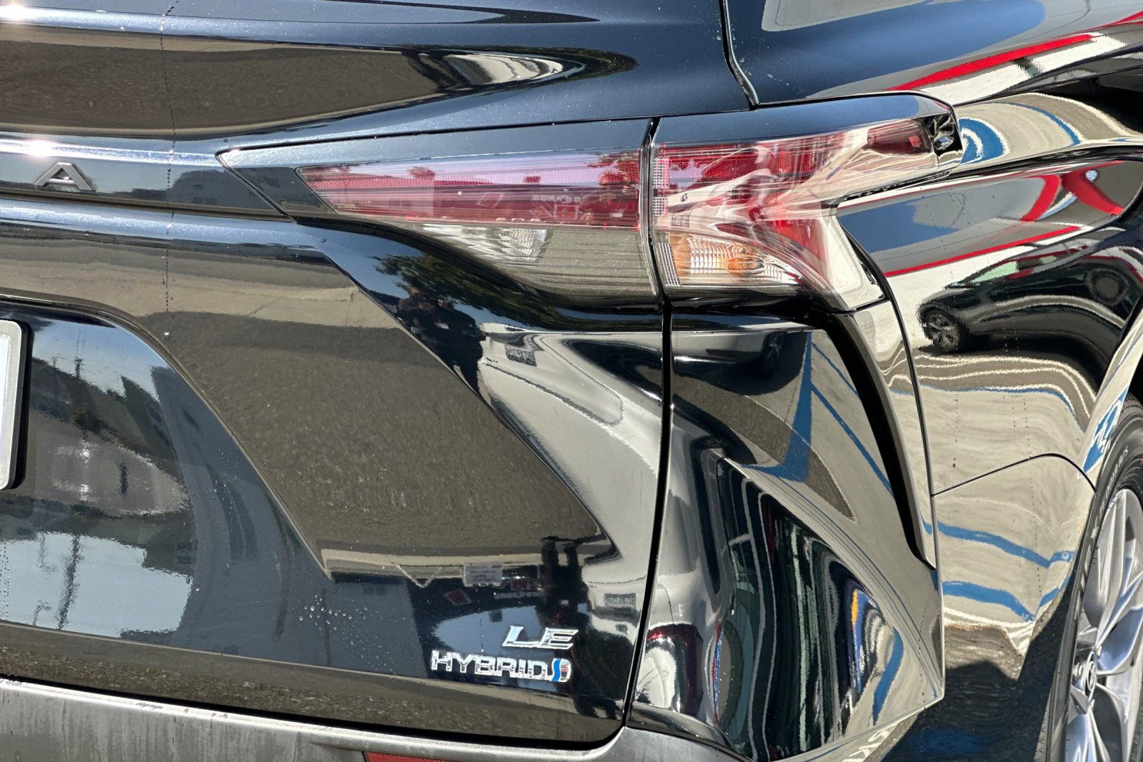 Certified 2023 Toyota Sienna LE FWD image 28