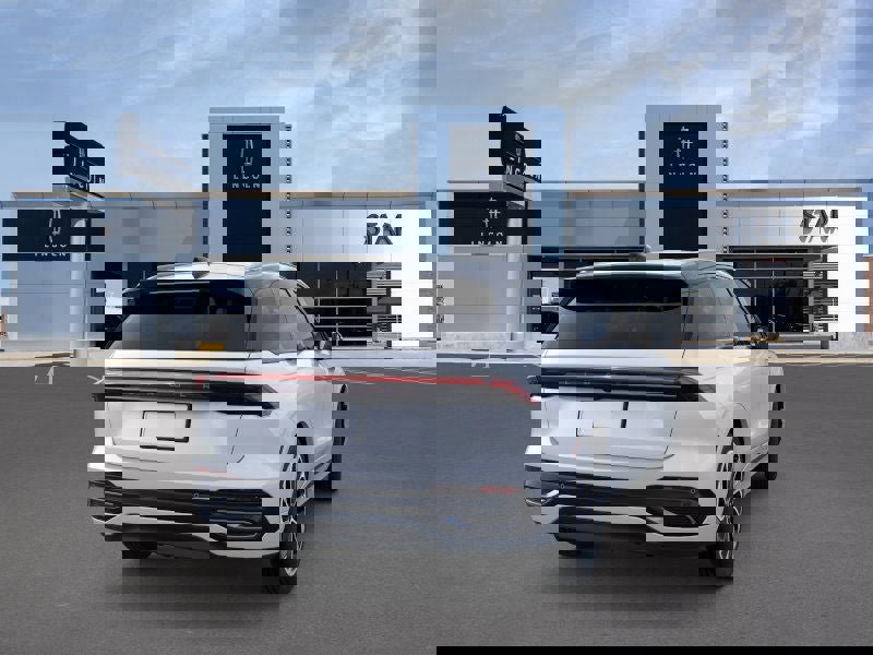 New 2025 Lincoln Nautilus Reserve image 8