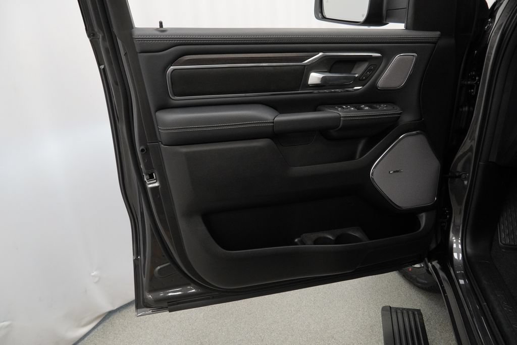 New 2027 RAM 1500 Laramie w/ Laramie Preferred Package AWD/4WD image 26