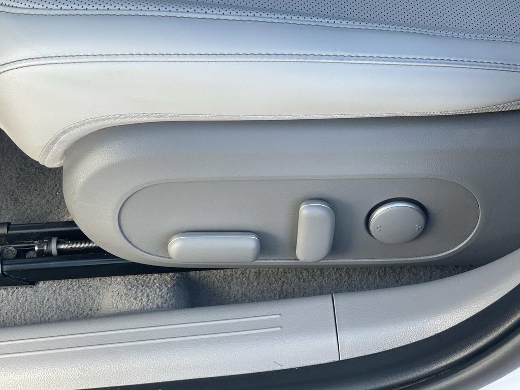 Used 2025 Hyundai Ioniq 6 SEL image 25