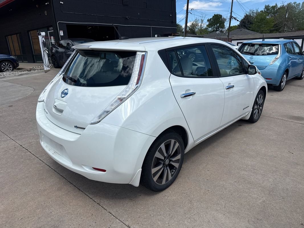 Used 2015 Nissan Leaf SV w/ LED & Quick Charge Package FWD image 2