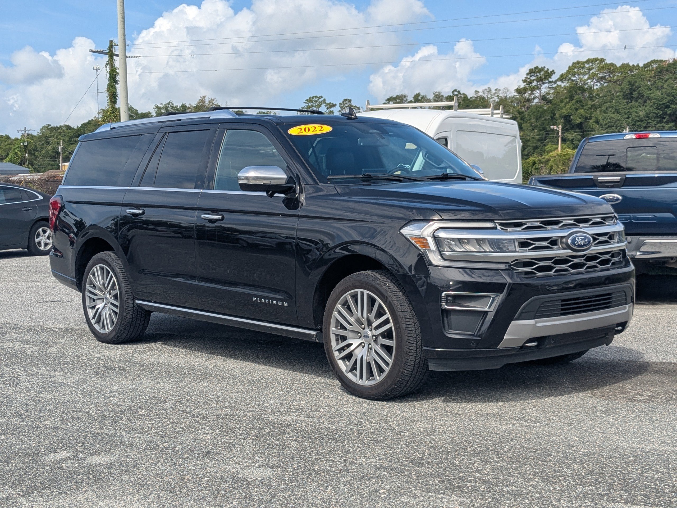 Used 2022 Ford Expedition Max Platinum AWD/4WD image 2