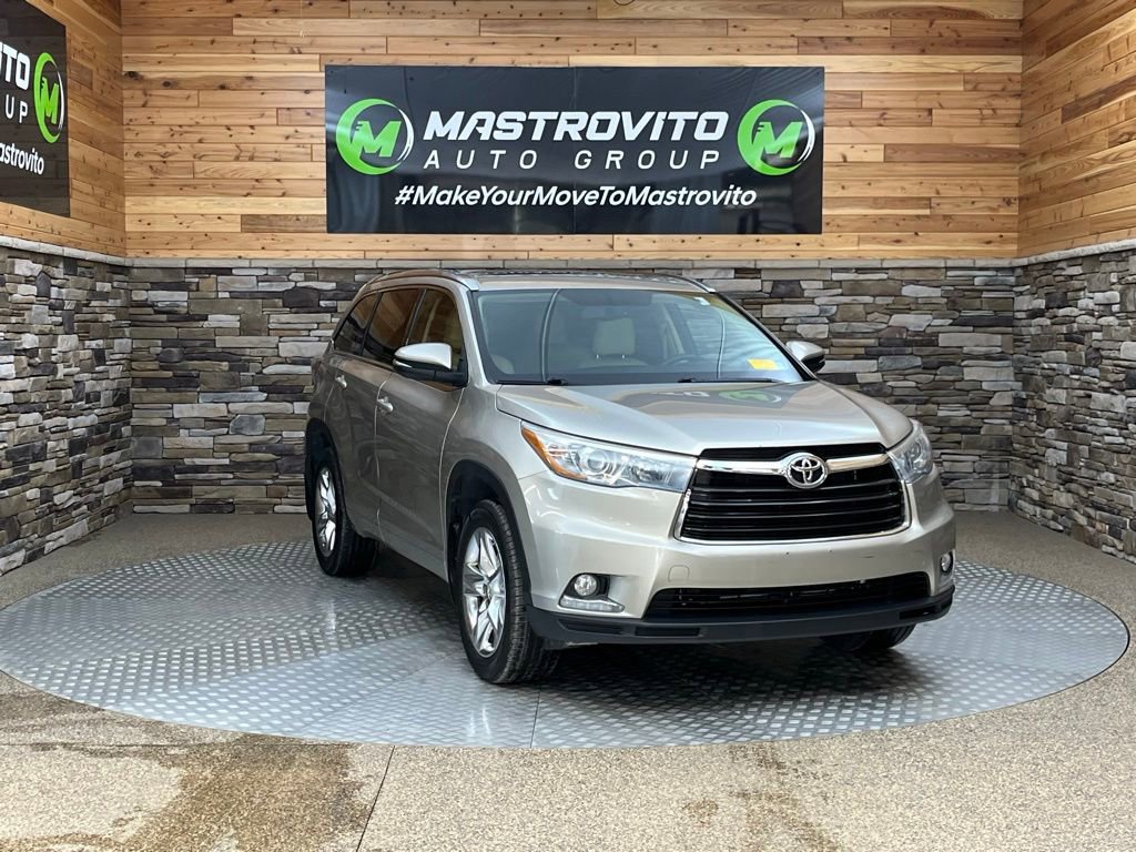 Used 2015 Toyota Highlander Limited AWD/4WD image 2