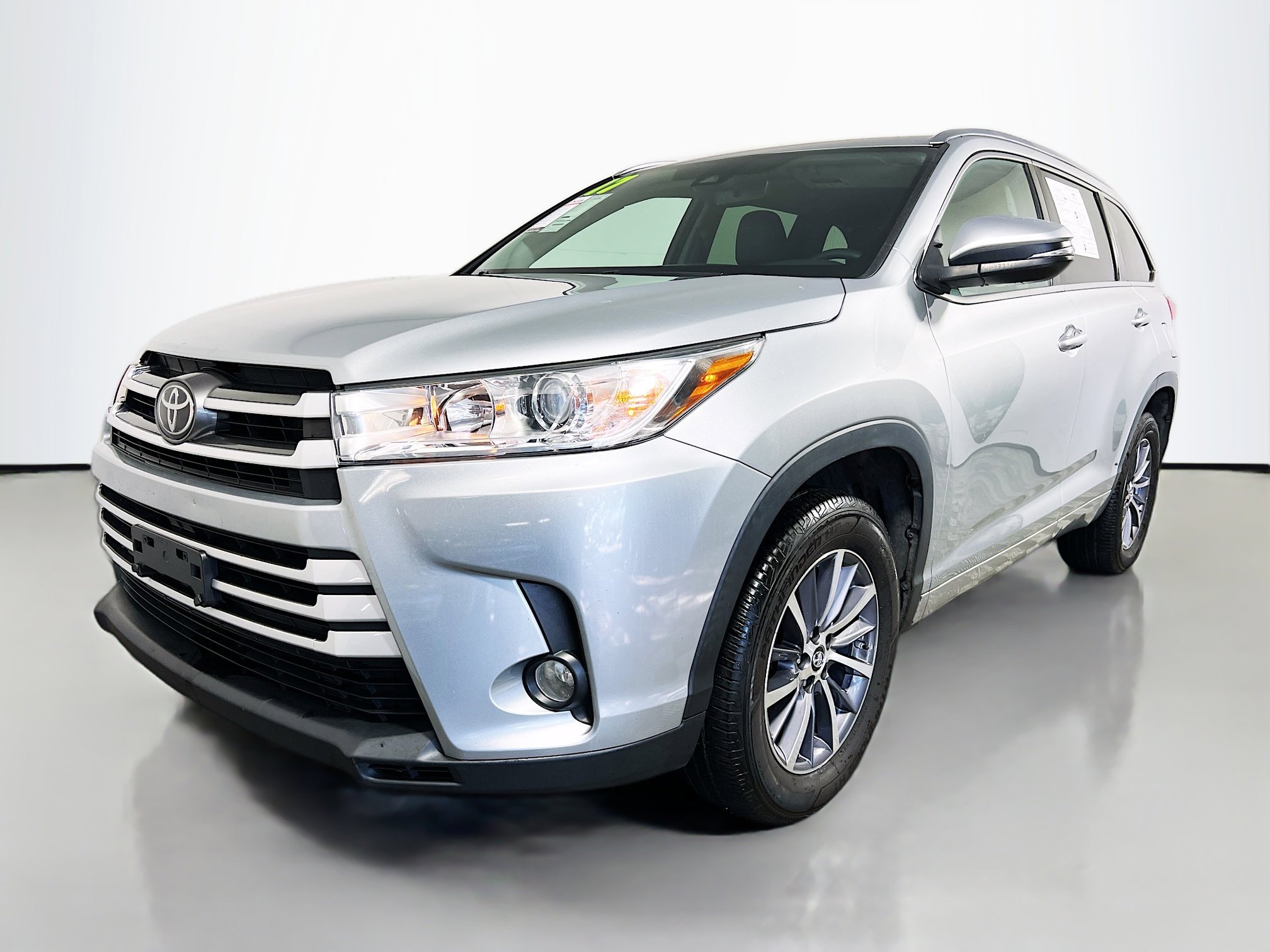 Used 2017 Toyota Highlander XLE image 10