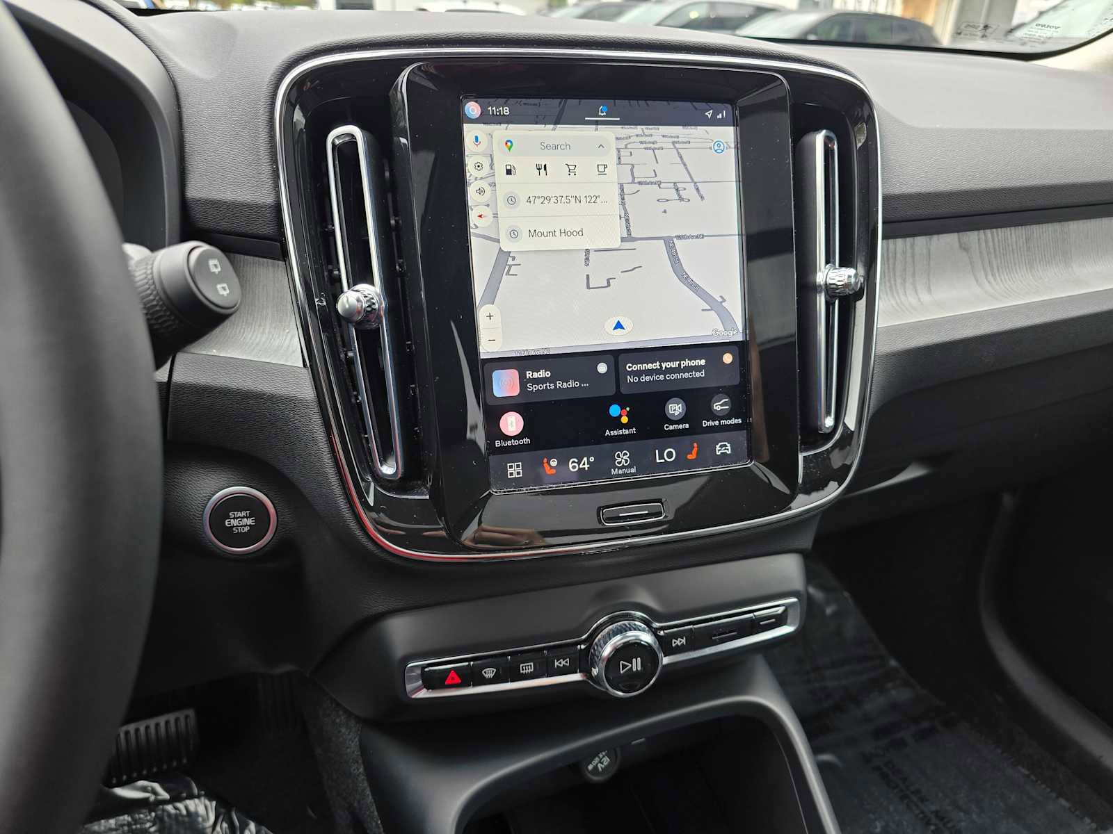 Certified 2025 Volvo XC40 B5 Plus AWD/4WD image 28
