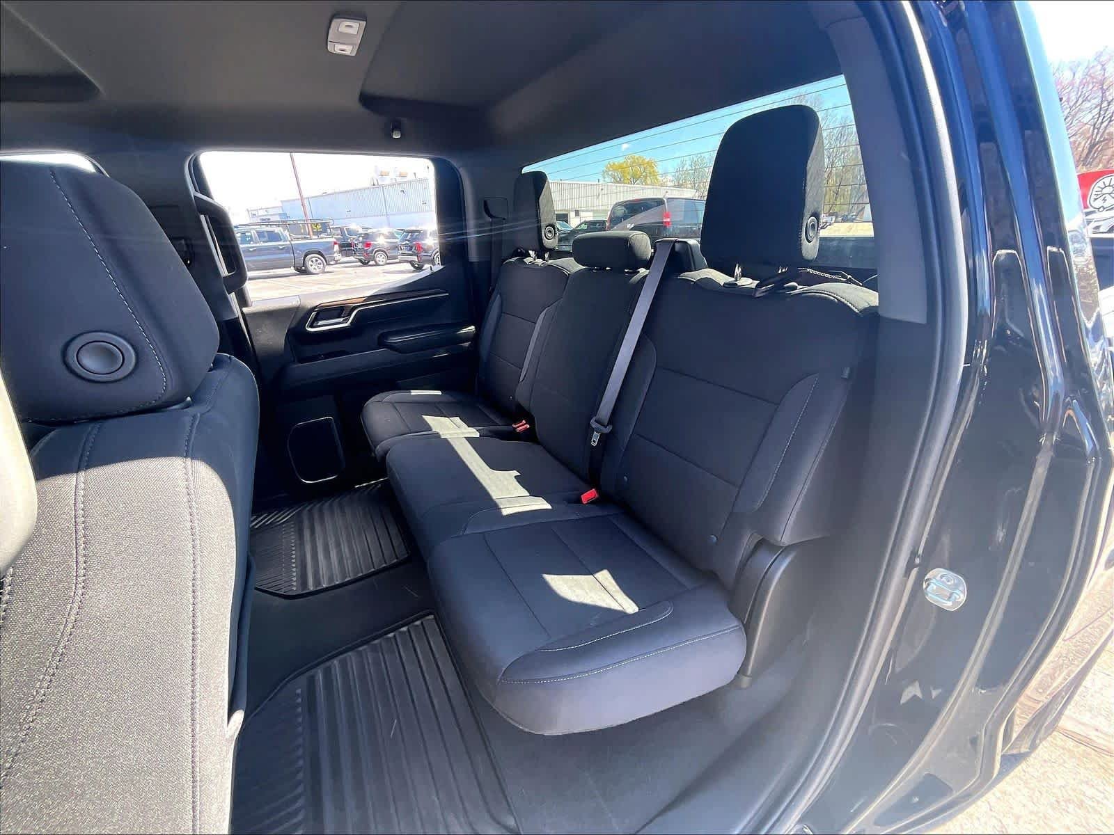Used 2025 Chevrolet Silverado 1500 LT AWD/4WD image 13