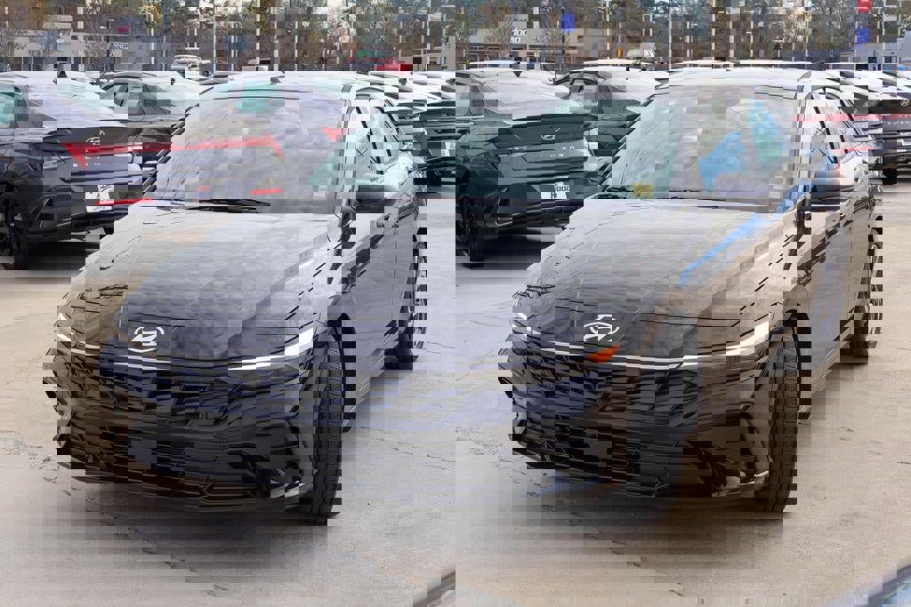 New 2026 Hyundai Elantra Limited image 27