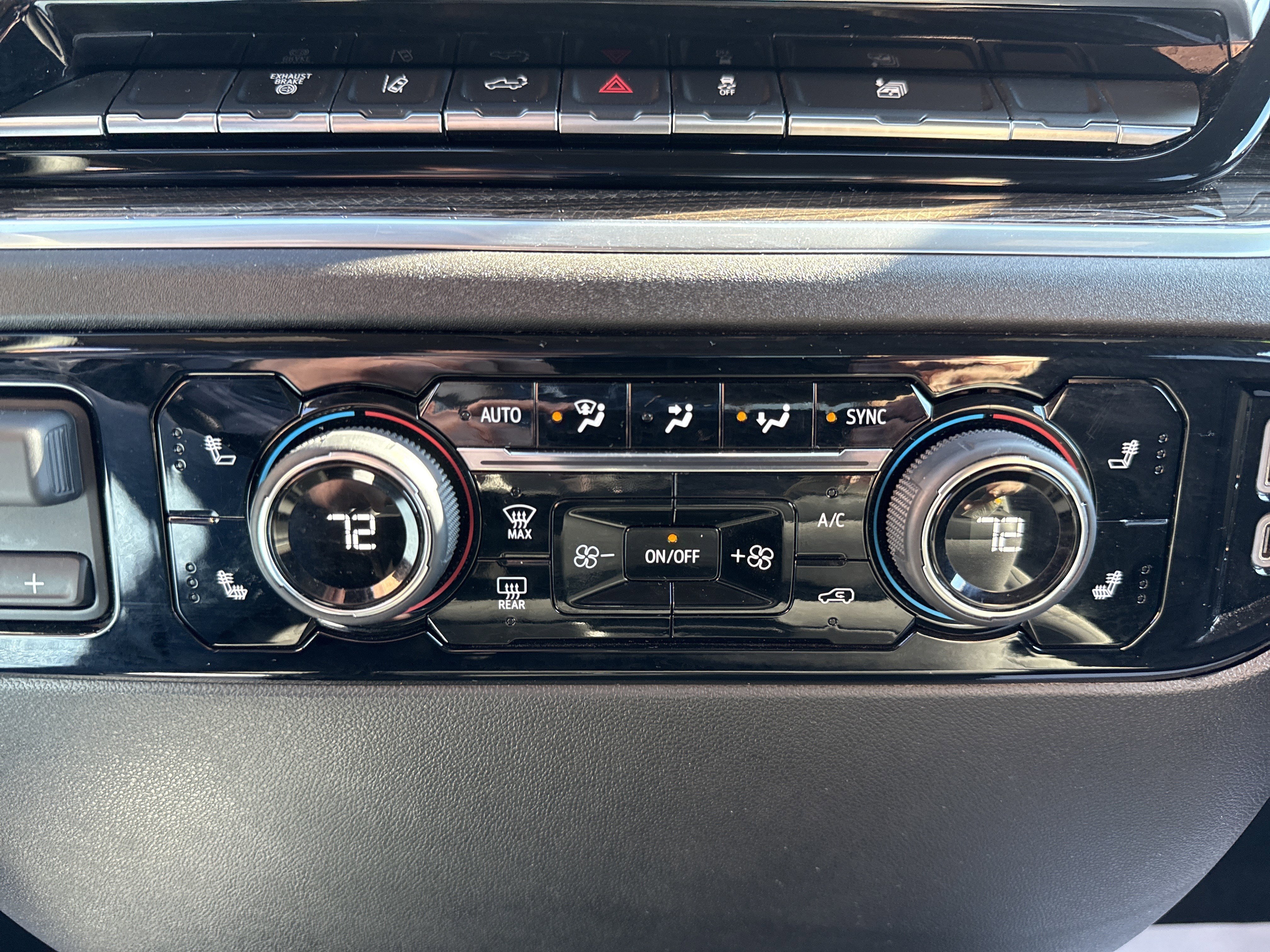 Used 2025 Chevrolet Silverado 2500 LT w/ Convenience Package AWD/4WD image 28