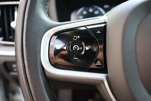 Used 2021 Volvo V60 T5 Cross Country w/ Climate Package image 13