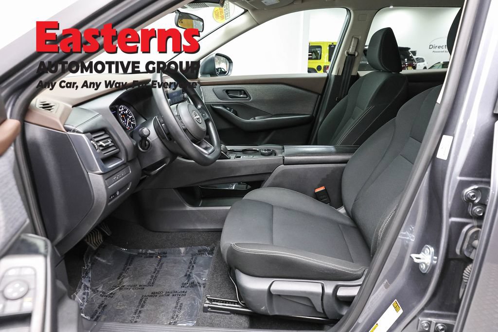 Used 2023 Nissan Rogue S AWD/4WD image 14