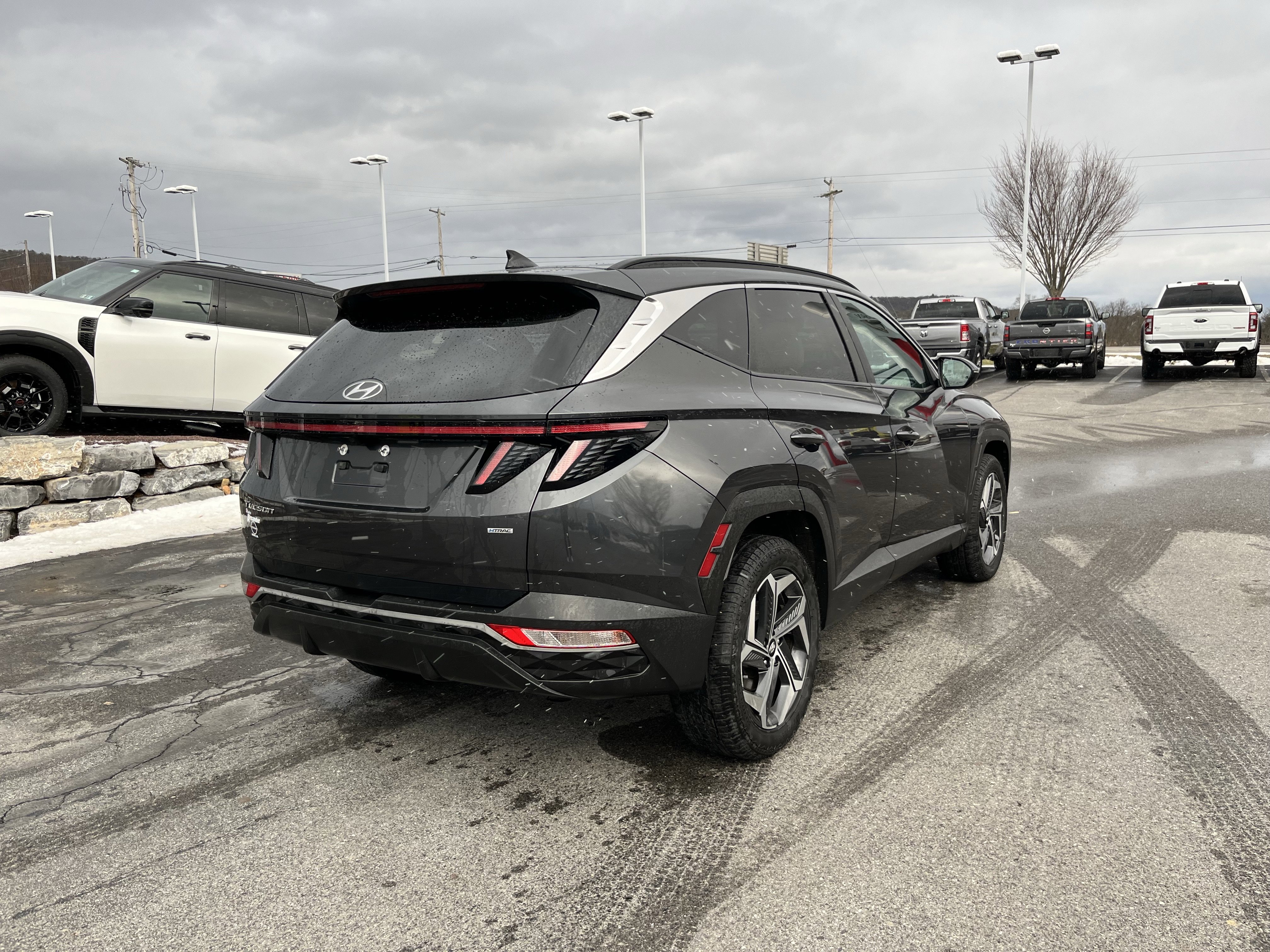 Used 2023 Hyundai Tucson SEL w/ Convenience Package image 3