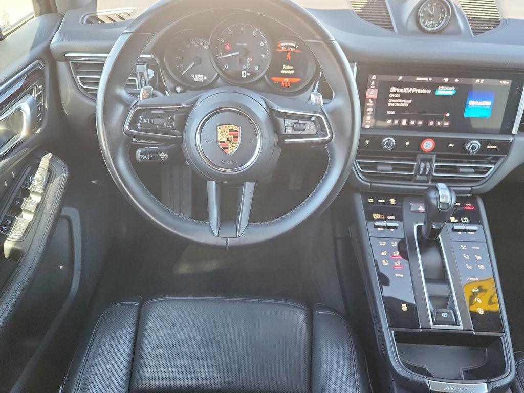 Used 2024 Porsche Macan AWD/4WD image 11