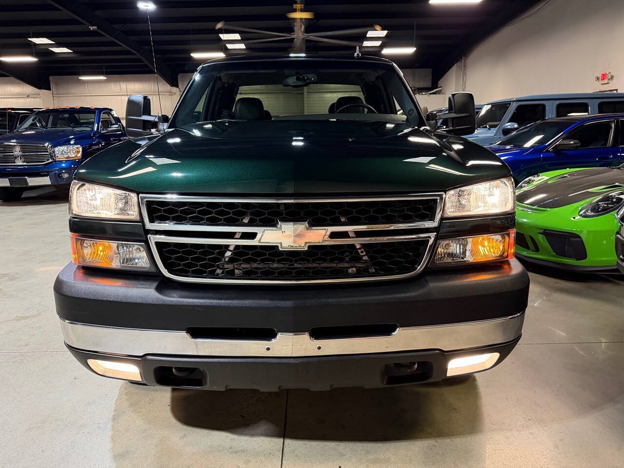 Used 2006 Chevrolet Silverado 2500 LT w/ Heavy-Duty Power Package AWD/4WD image 14