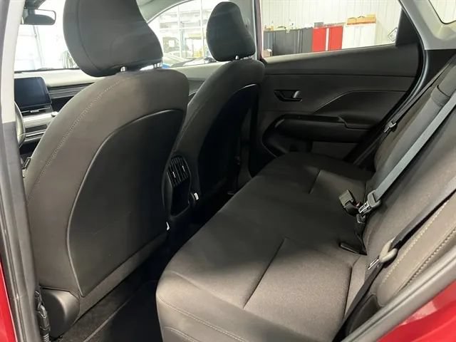 Used 2025 Hyundai Kona SEL AWD/4WD image 15