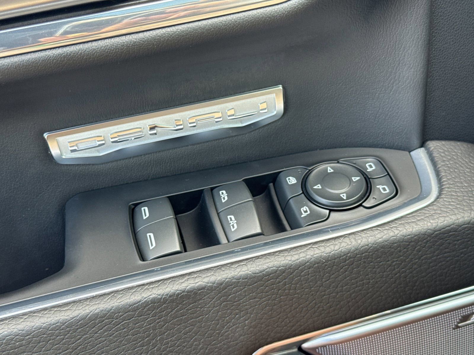 Used 2024 GMC Sierra 1500 Denali image 12
