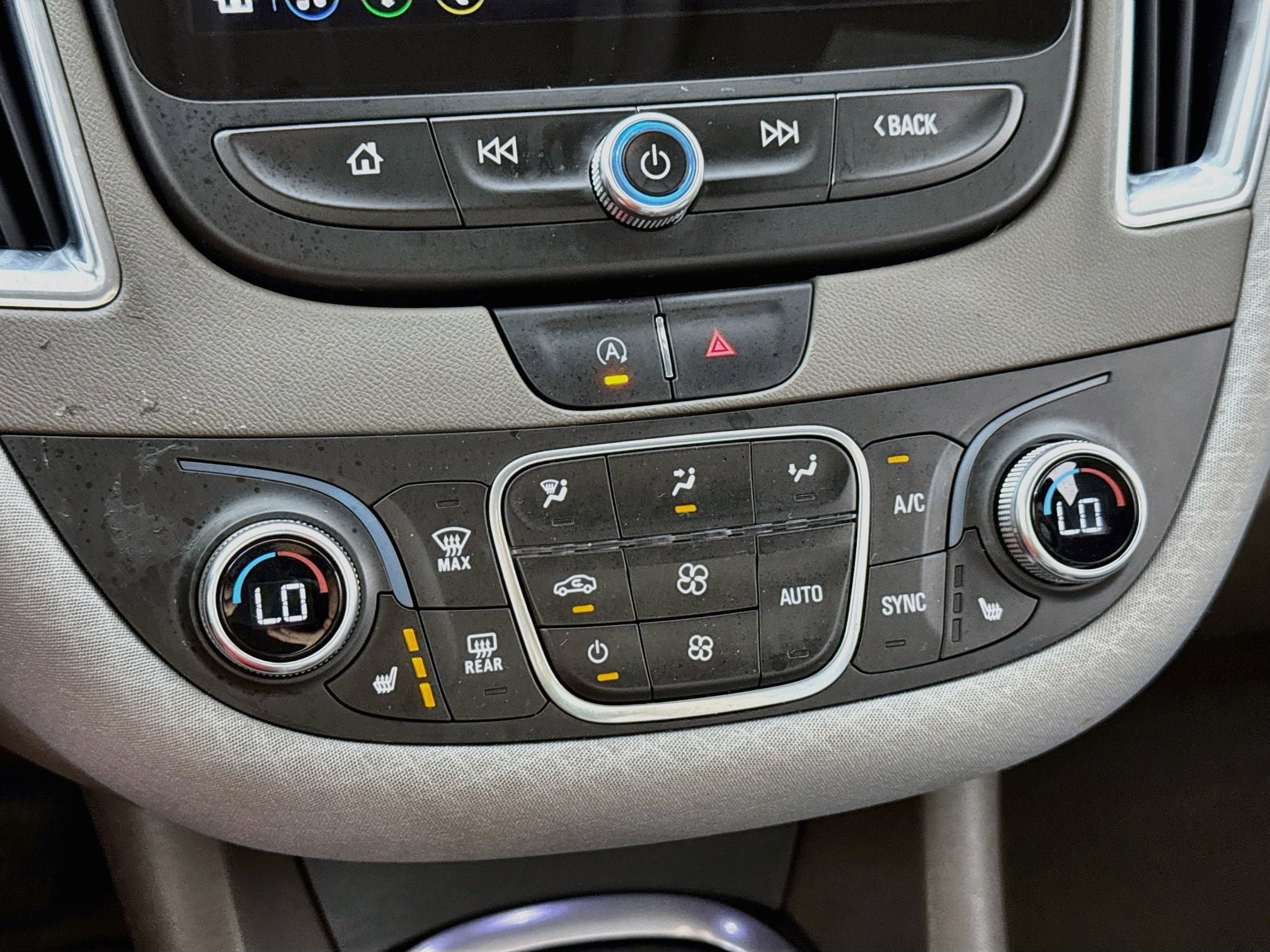 Used 2020 Chevrolet Malibu LT FWD image 17