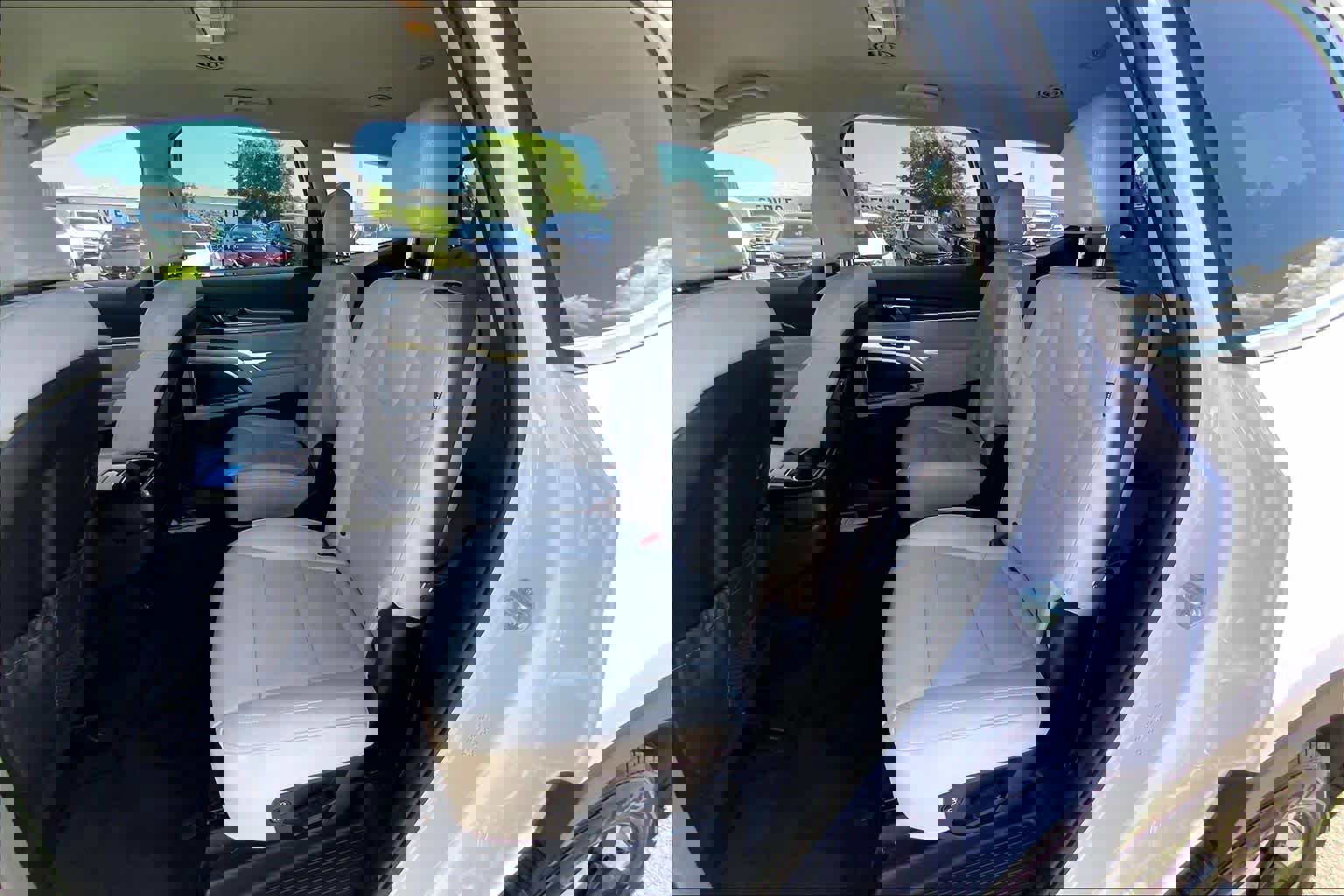 Used 2024 Kia Telluride S image 19