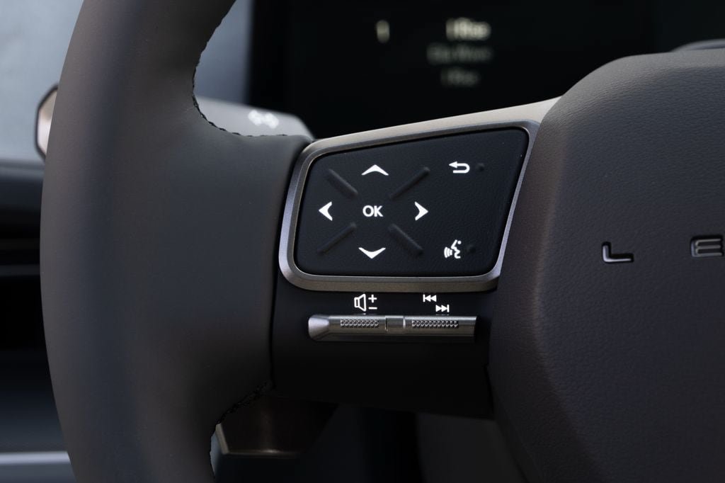 New 2026 Lexus ES 350e FWD image 27