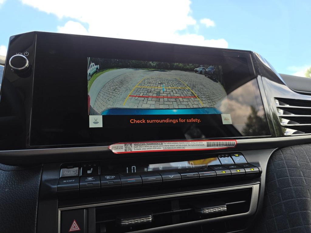 Used 2026 Toyota Camry XLE AWD/4WD image 32