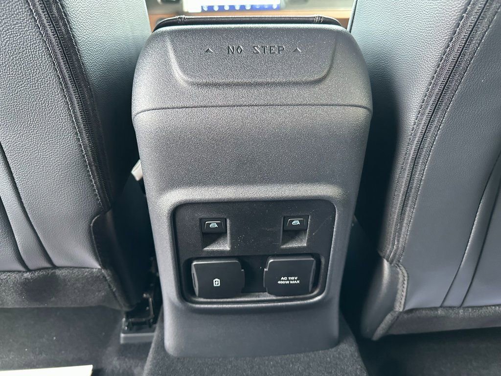 New 2024 Ford Bronco Outer Banks w/ Sasquatch Package image 14