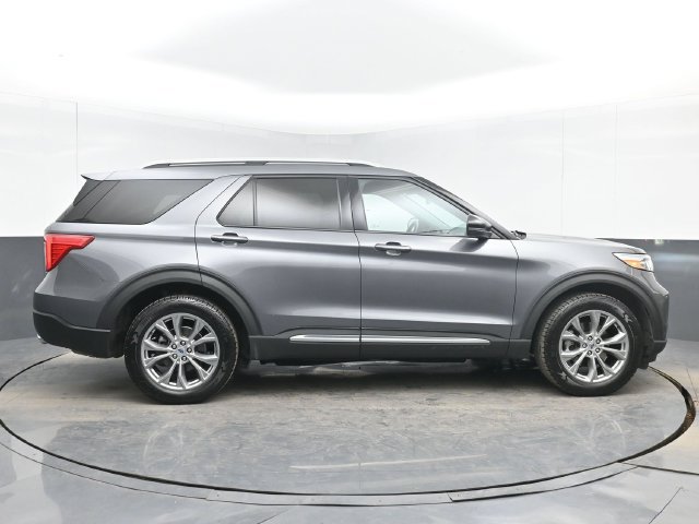 Used 2021 Ford Explorer Limited w/ Equipment Group 301A AWD/4WD image 15