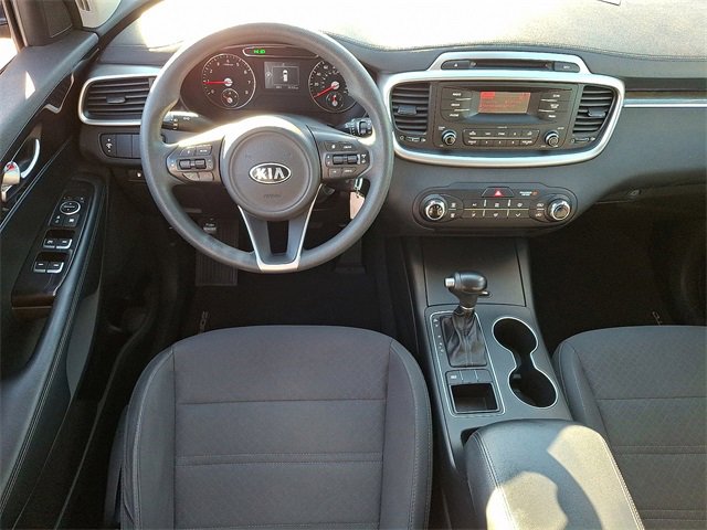 Used 2017 Kia Sorento L image 11