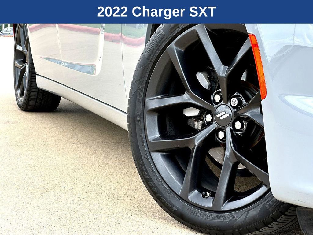 Used 2022 Dodge Charger SXT w/ Blacktop Package image 2