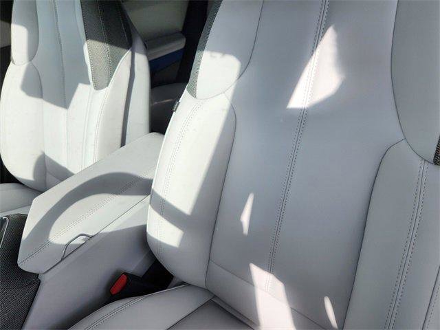 New 2026 Cadillac Optiq Luxury 1 image 16